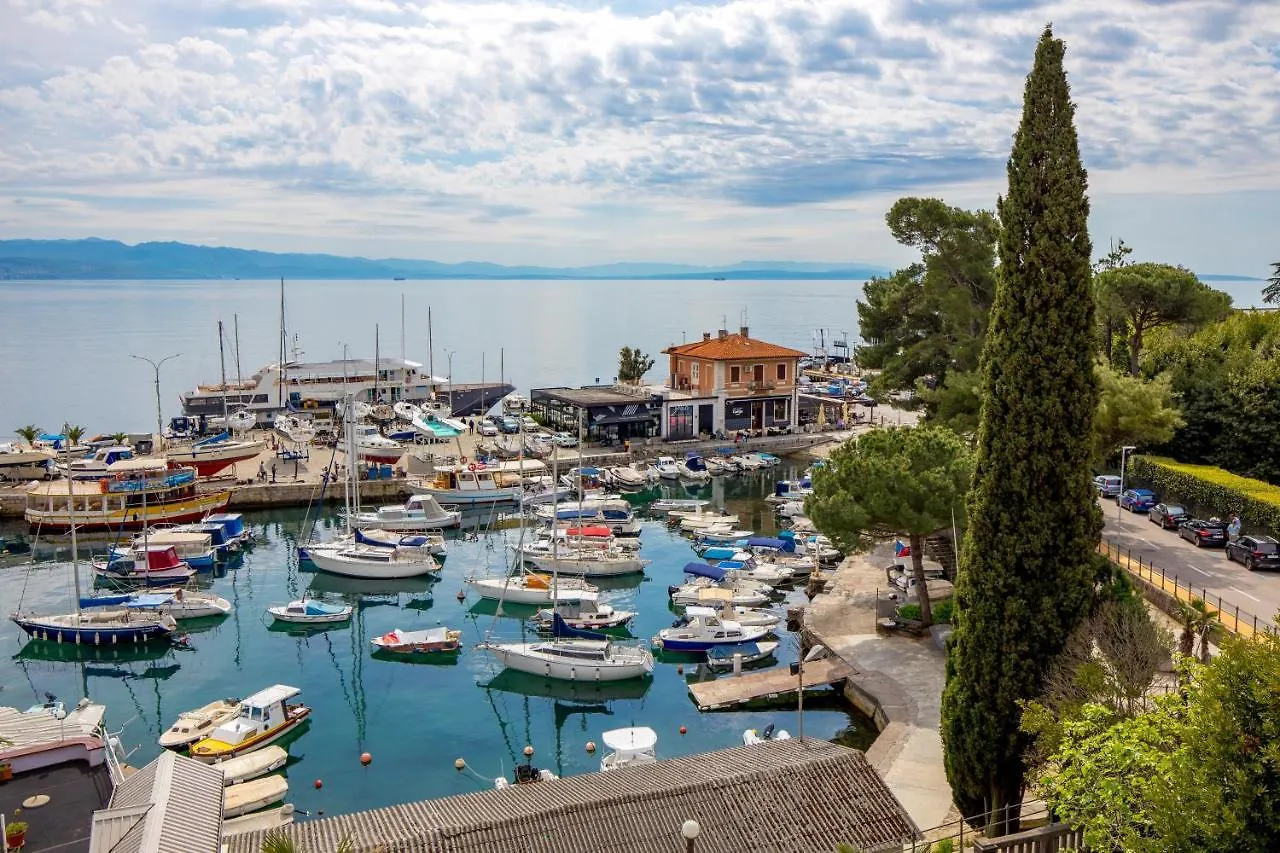 Apartment Rosa Opatija 0*,